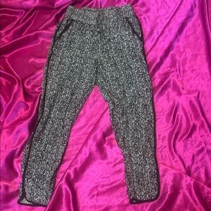 Studio size XS Stylish Black and White Bottoms with pockets and drawstring